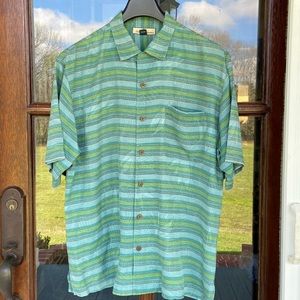 Tommy Bahama‎ 💯 silk shirt. Size M. flaws